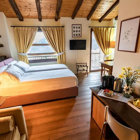 Wine & Art Relais Vallombrosa Bed & Breakfast Castelrotto